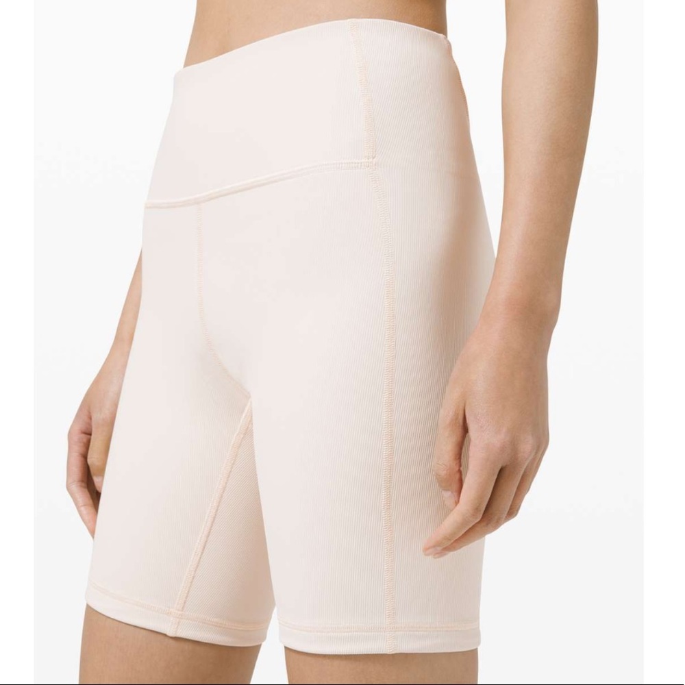 Lululemon Ribbed Contoured High-Rise Short 8" in WHITE/ BONE/ CREAM - NEW